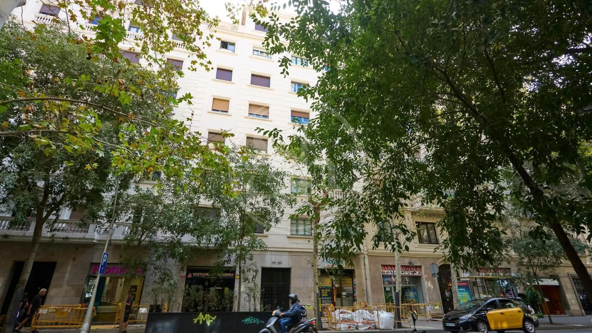 Luminescent Valencia Apartment Barcelona