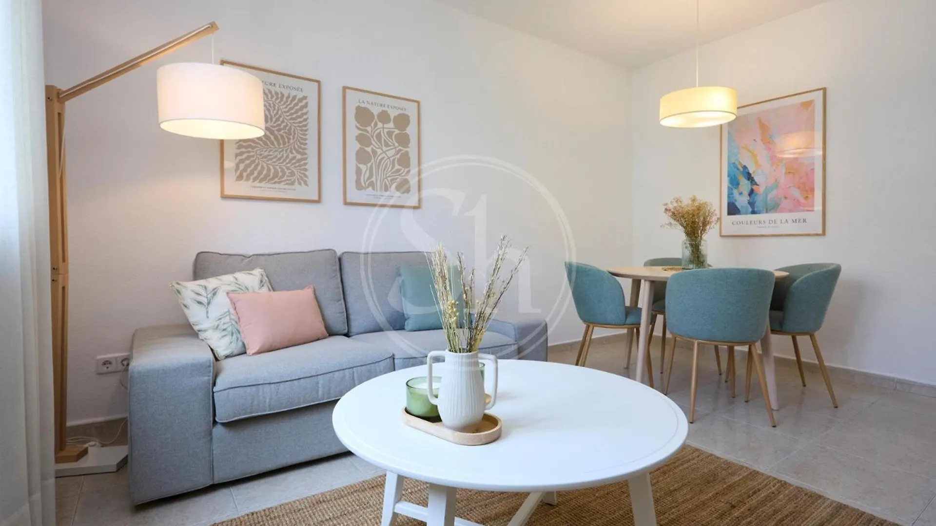 Luminescent Valencia Apartment Barcelona
